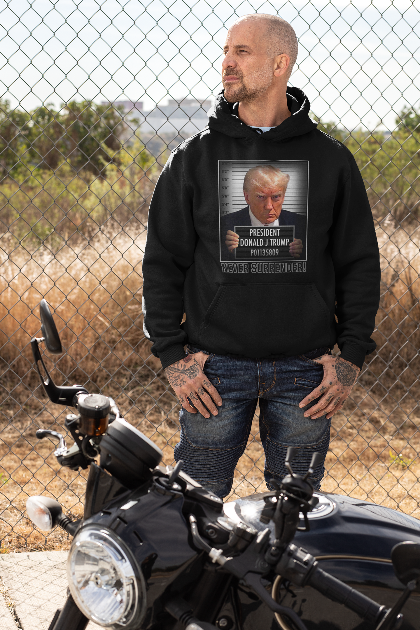 NEVER SURRENDER PULL OVER HOOD SWEATER (Black)